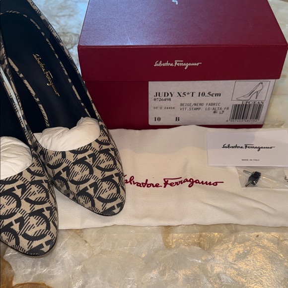 Salvatore Ferragamo Black & Cream Monogram Pointed Toe Flats - Picture 2 of 5